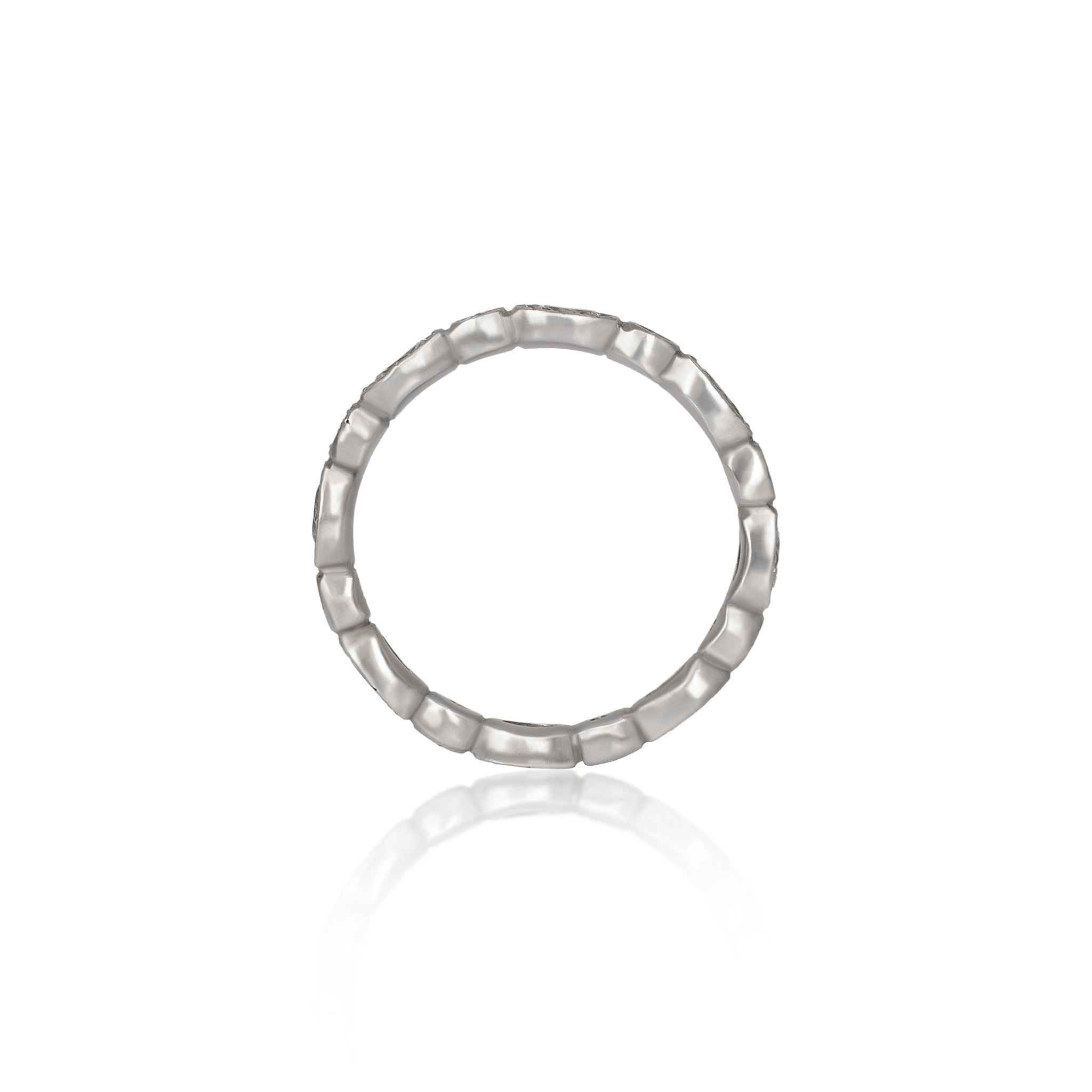 Oval & Round Band in Platinum