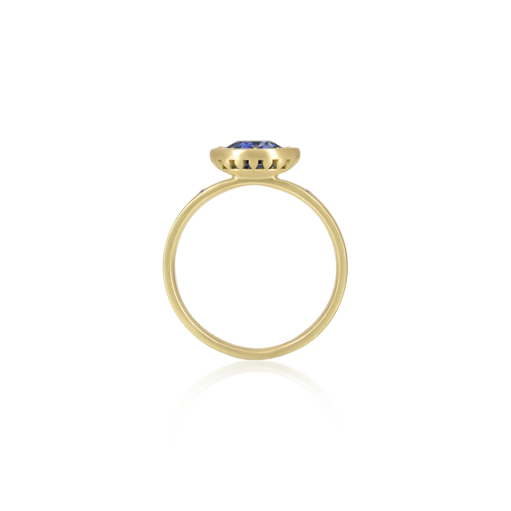 Oval Sapphire Etched Bezel Ring - 1.06ct