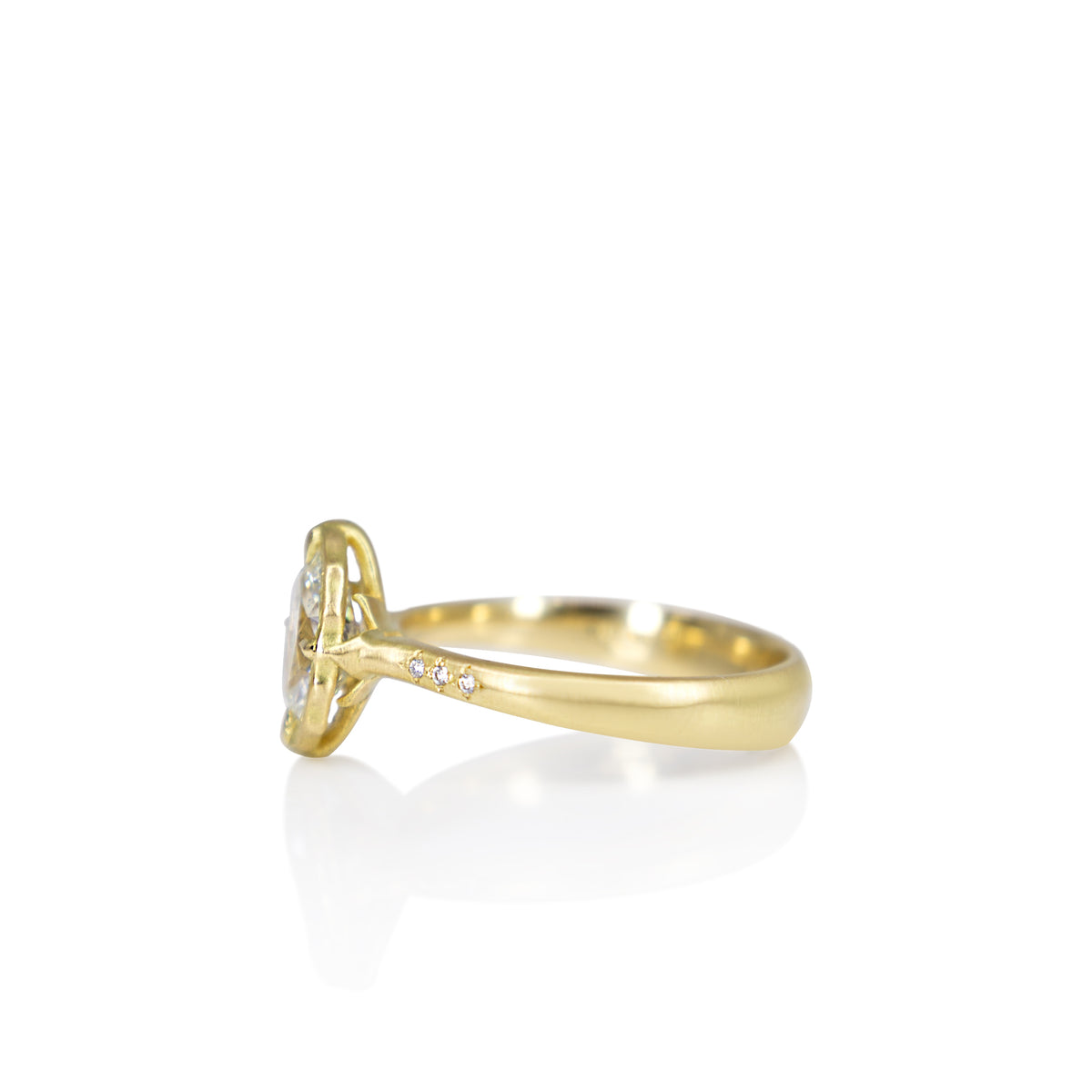 Oval Lotus Ring - 1.10ct