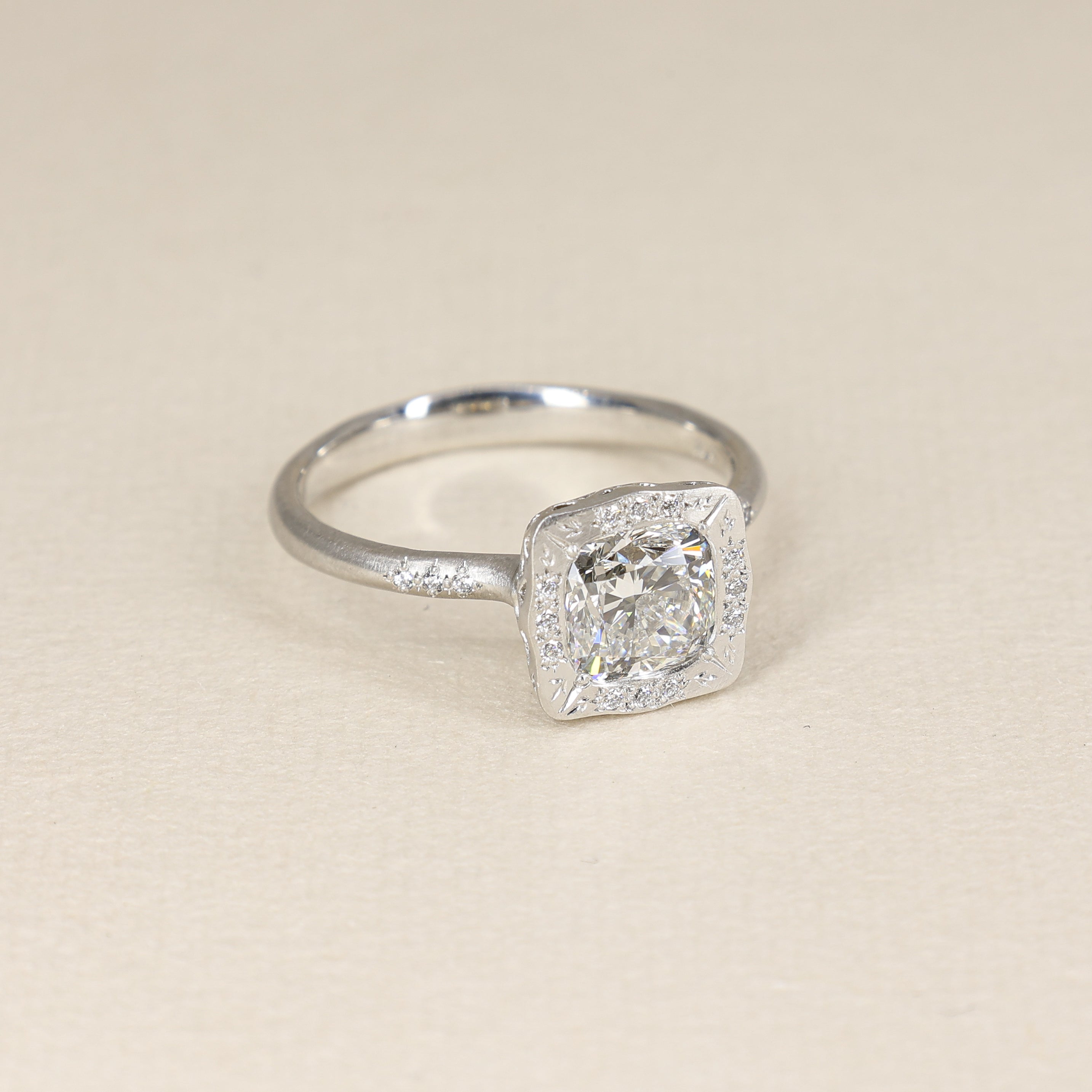 Cushion Basket Ring