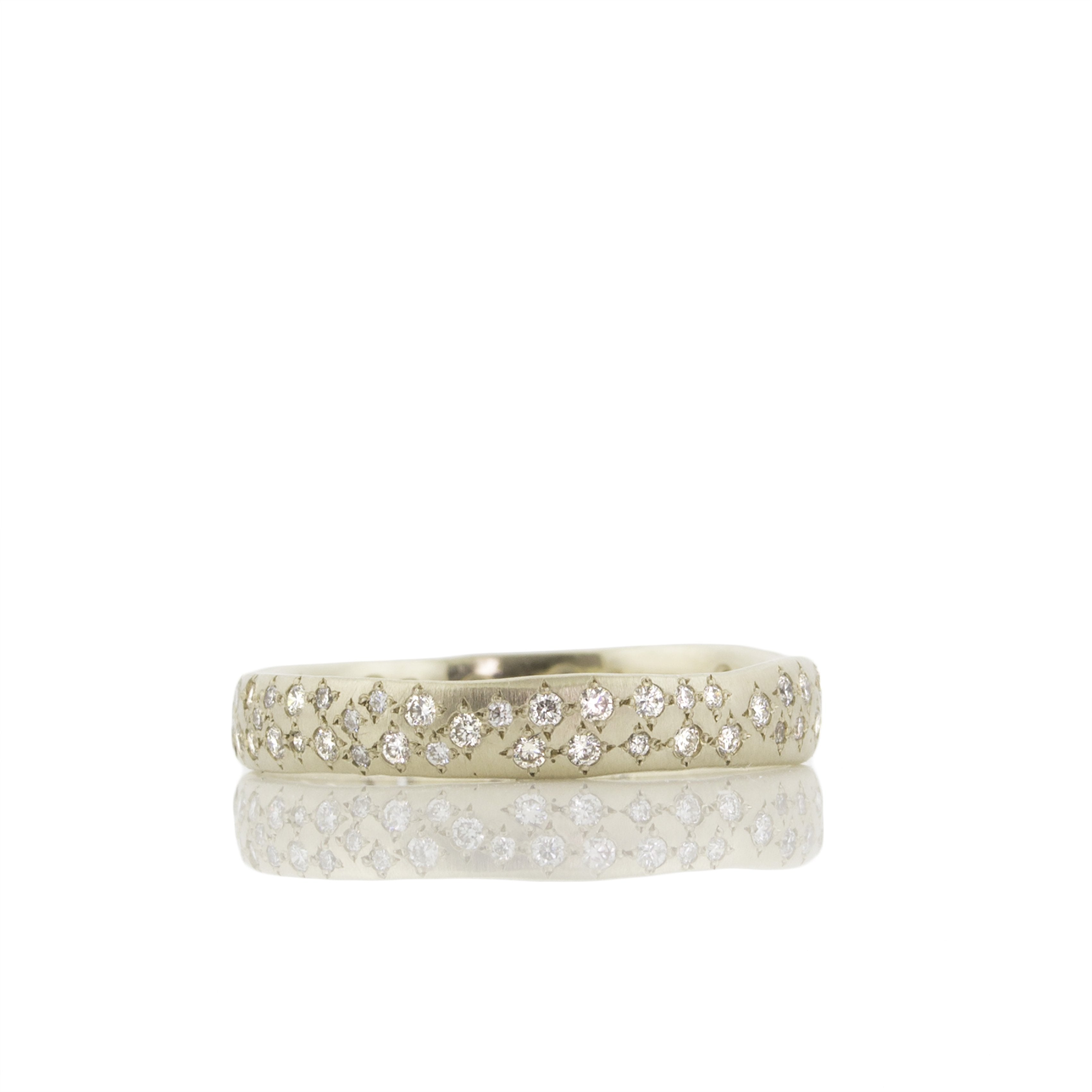Wavy Pave Band