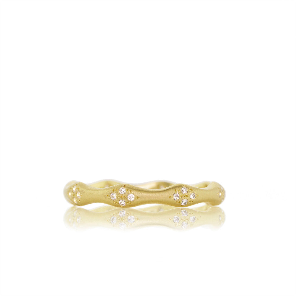 Thin Wavy Memories Band in Gold