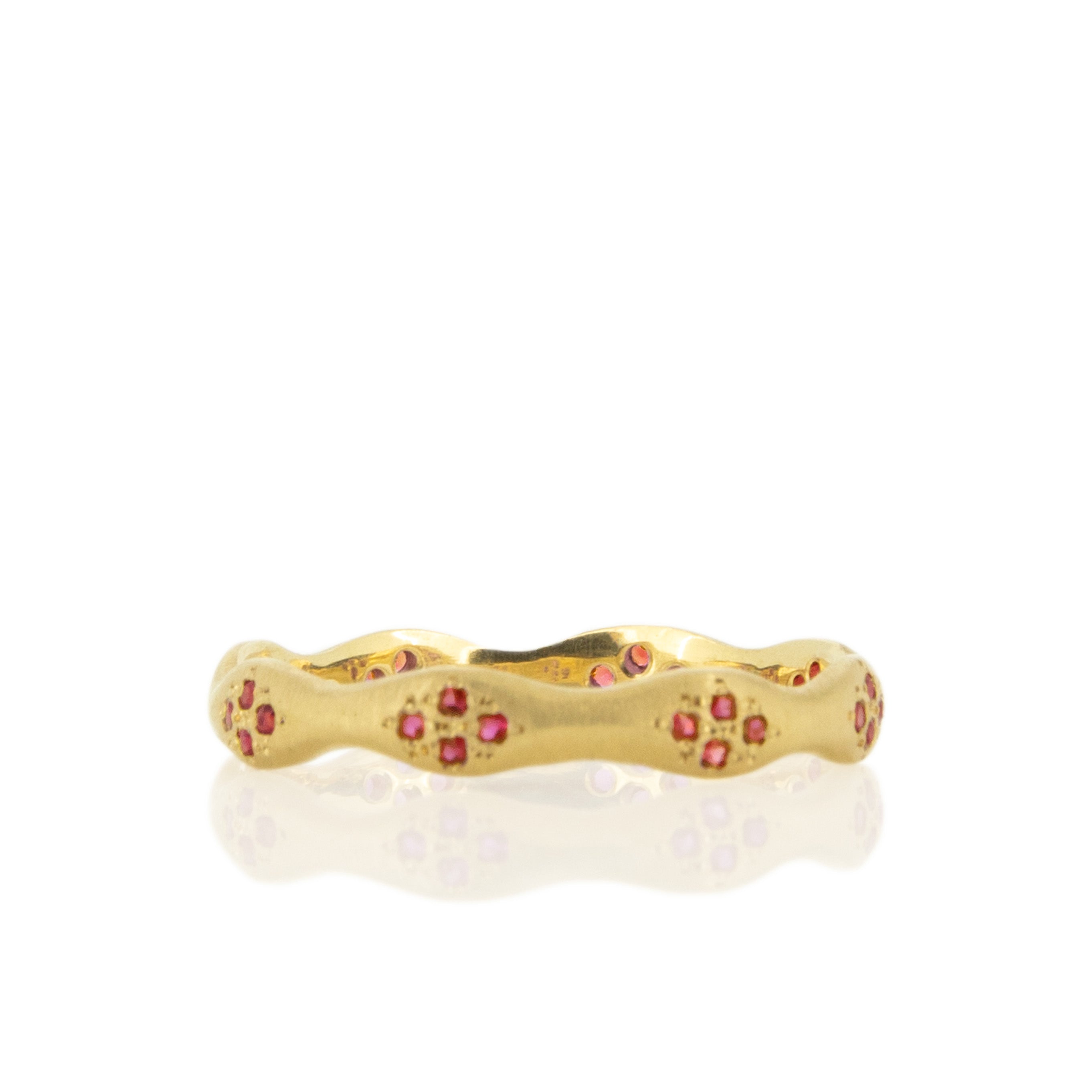 Thin Wavy Memories Band in Gold