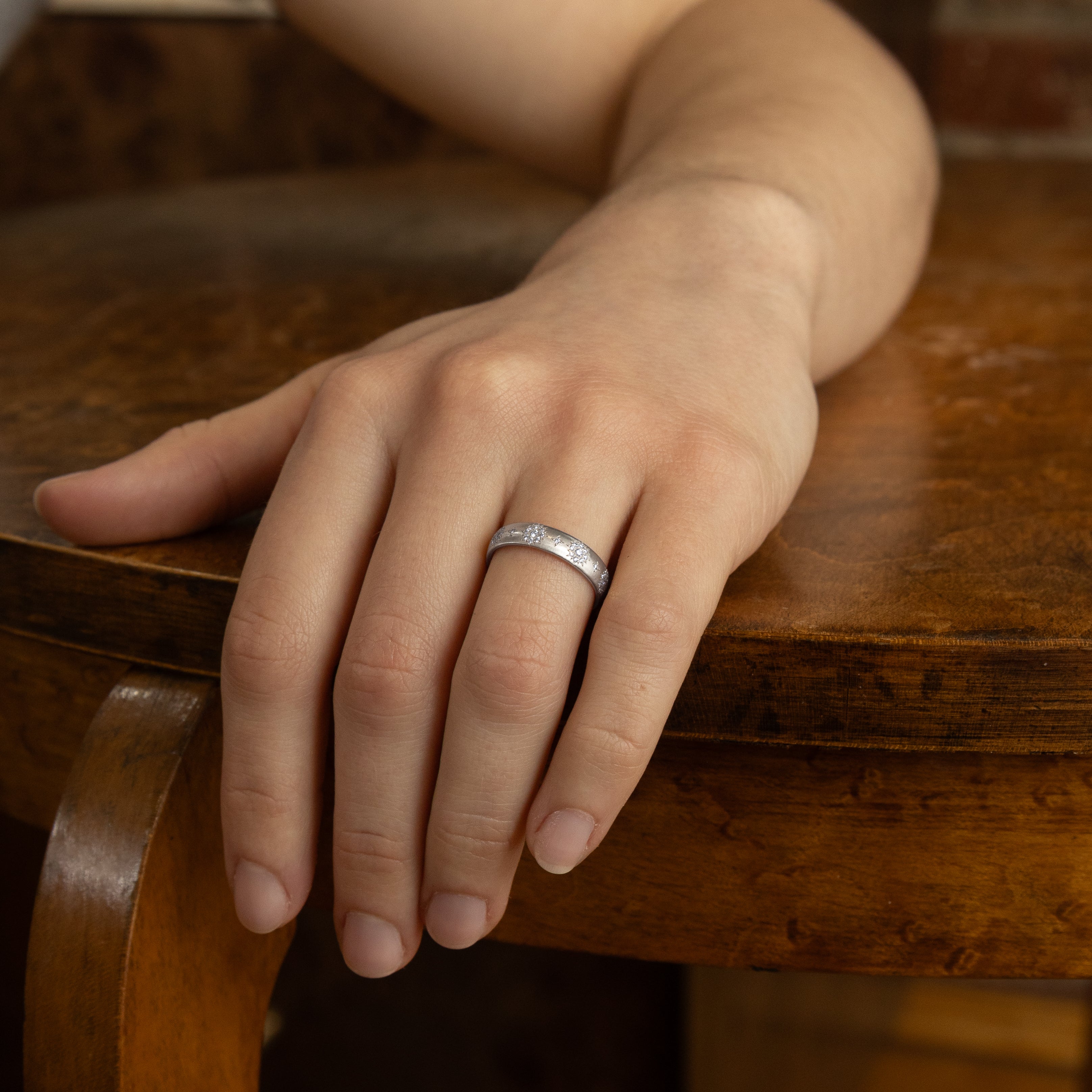 Rounded Shimmer Band in Platinum