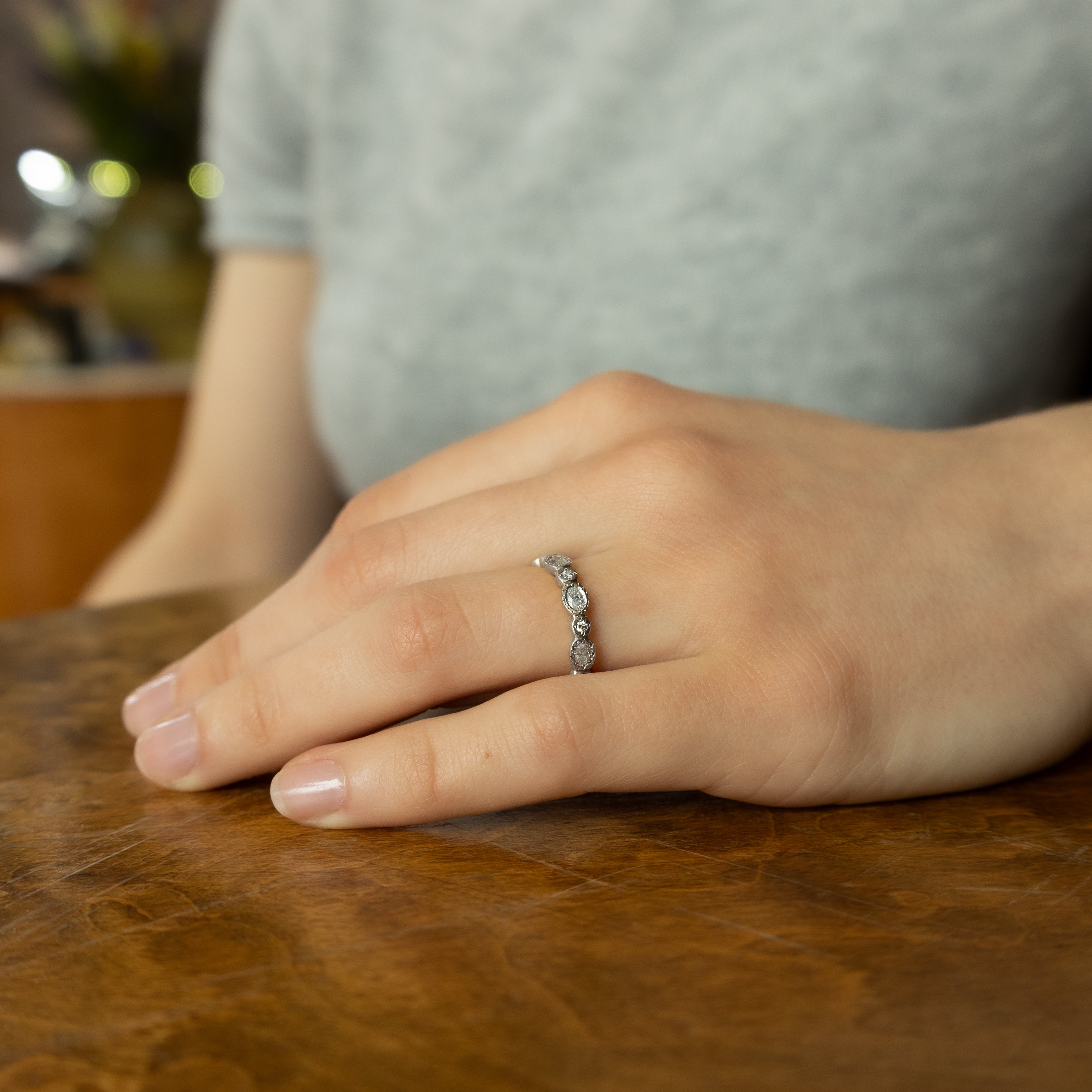 Oval & Round Band in Platinum