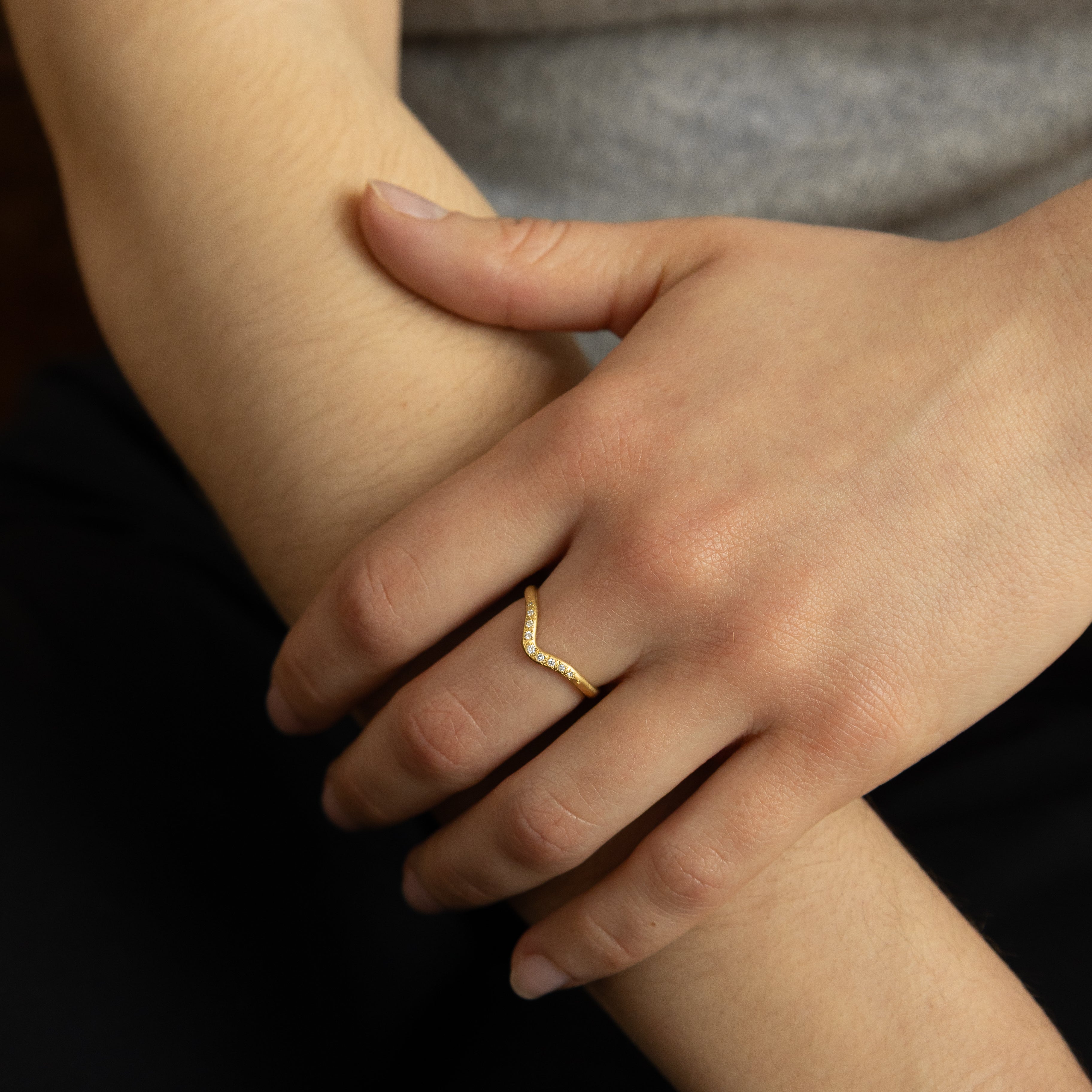 Curved Nesting Band in Gold