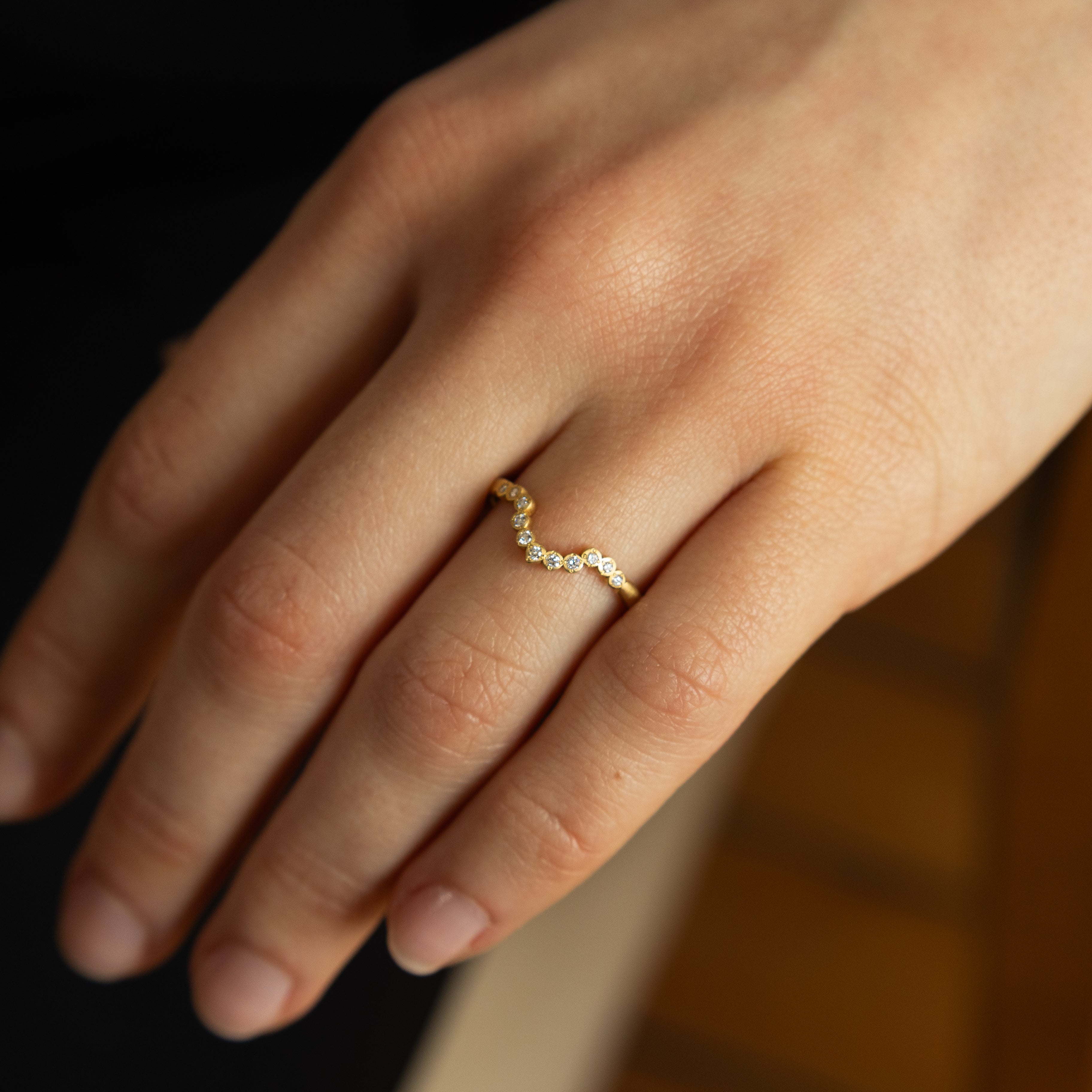 Pointed River Rocks Nesting Band