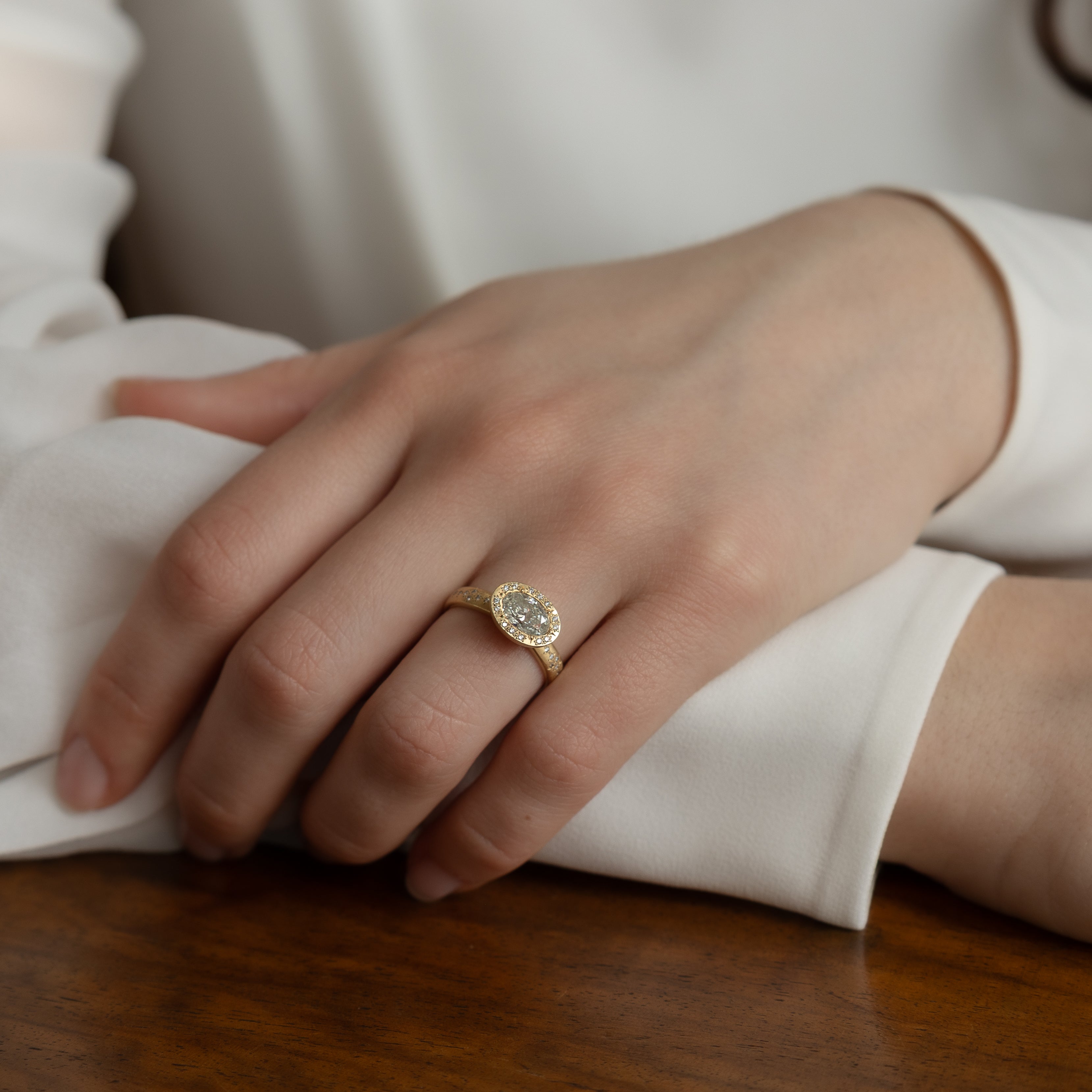 18K Yellow Gold Oval Beaded Horizon Engagement Ring - Diamond