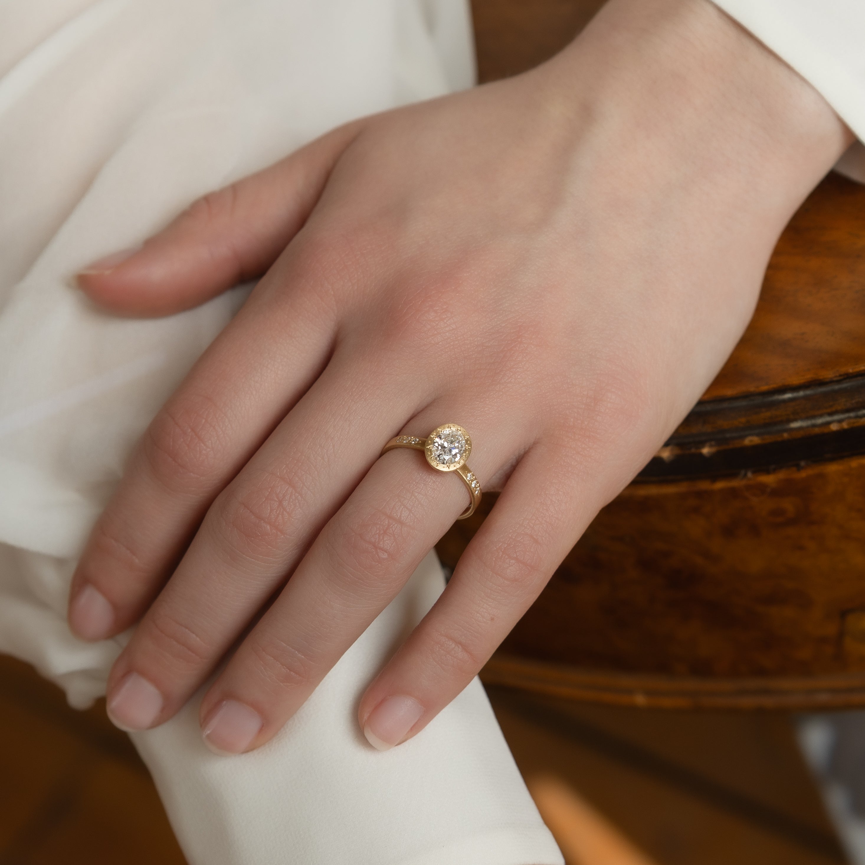 Oval Etched Bezel Ring - 1.00ct