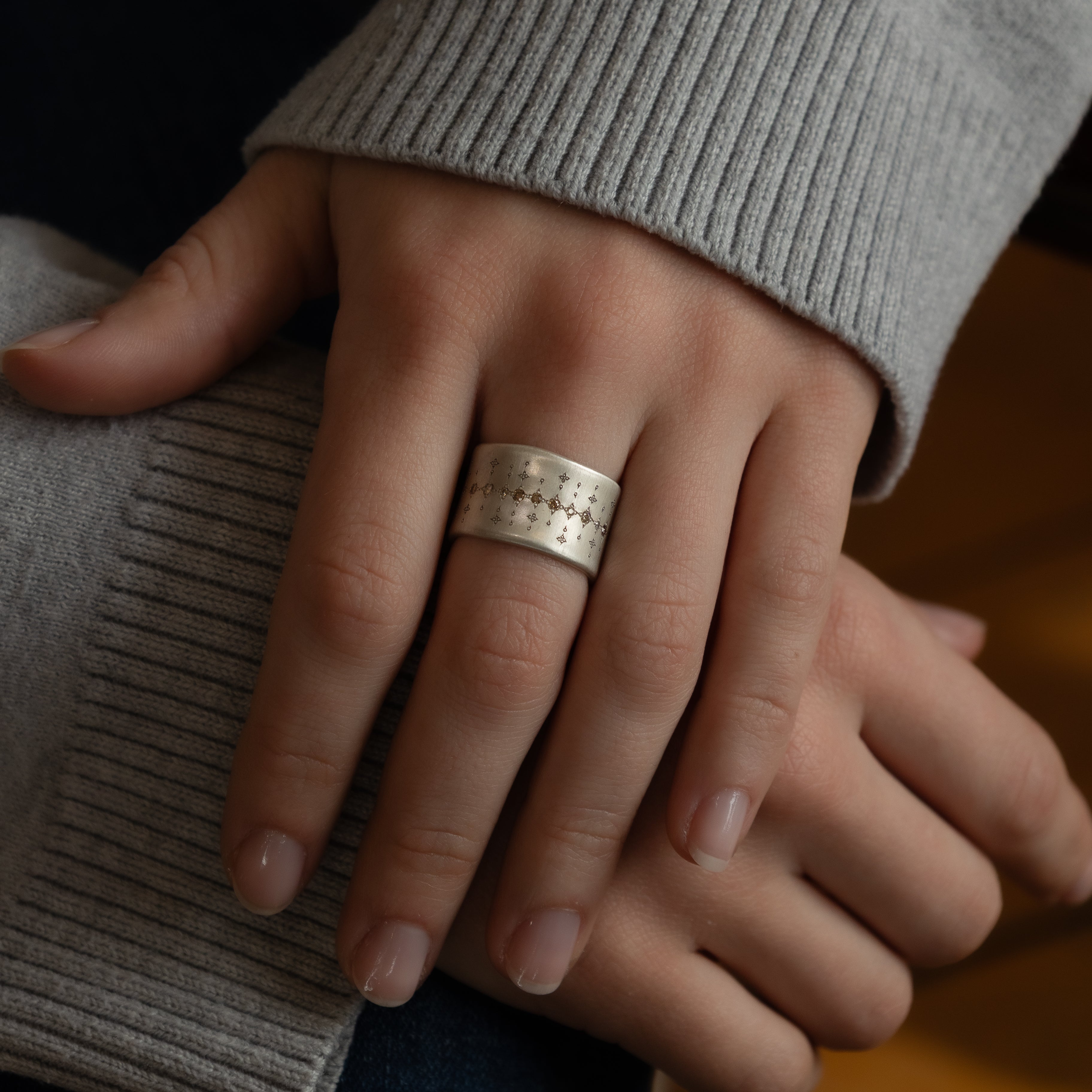 Single Organic Wide Band