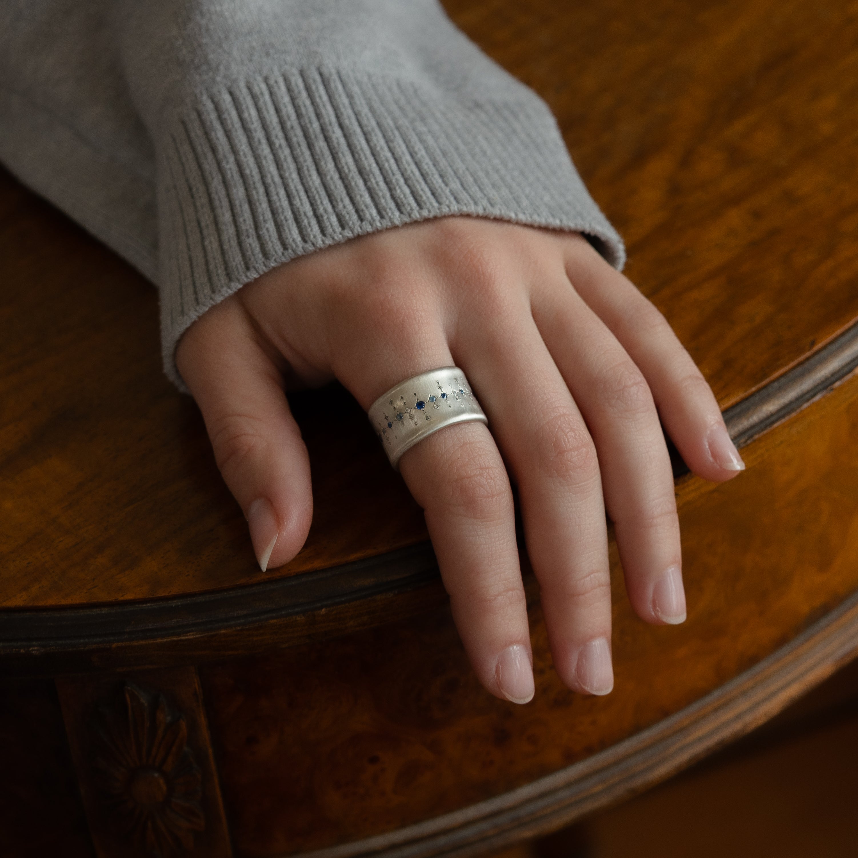 Single Organic Wide Band