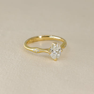 Oval Rosebud Ring