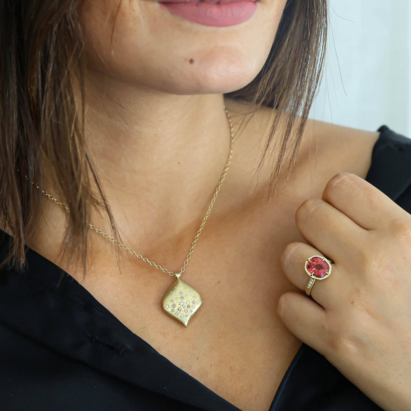 Andromeda Pendant in Champagne Diamond