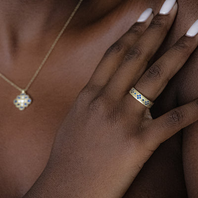 Memories Band in Gold