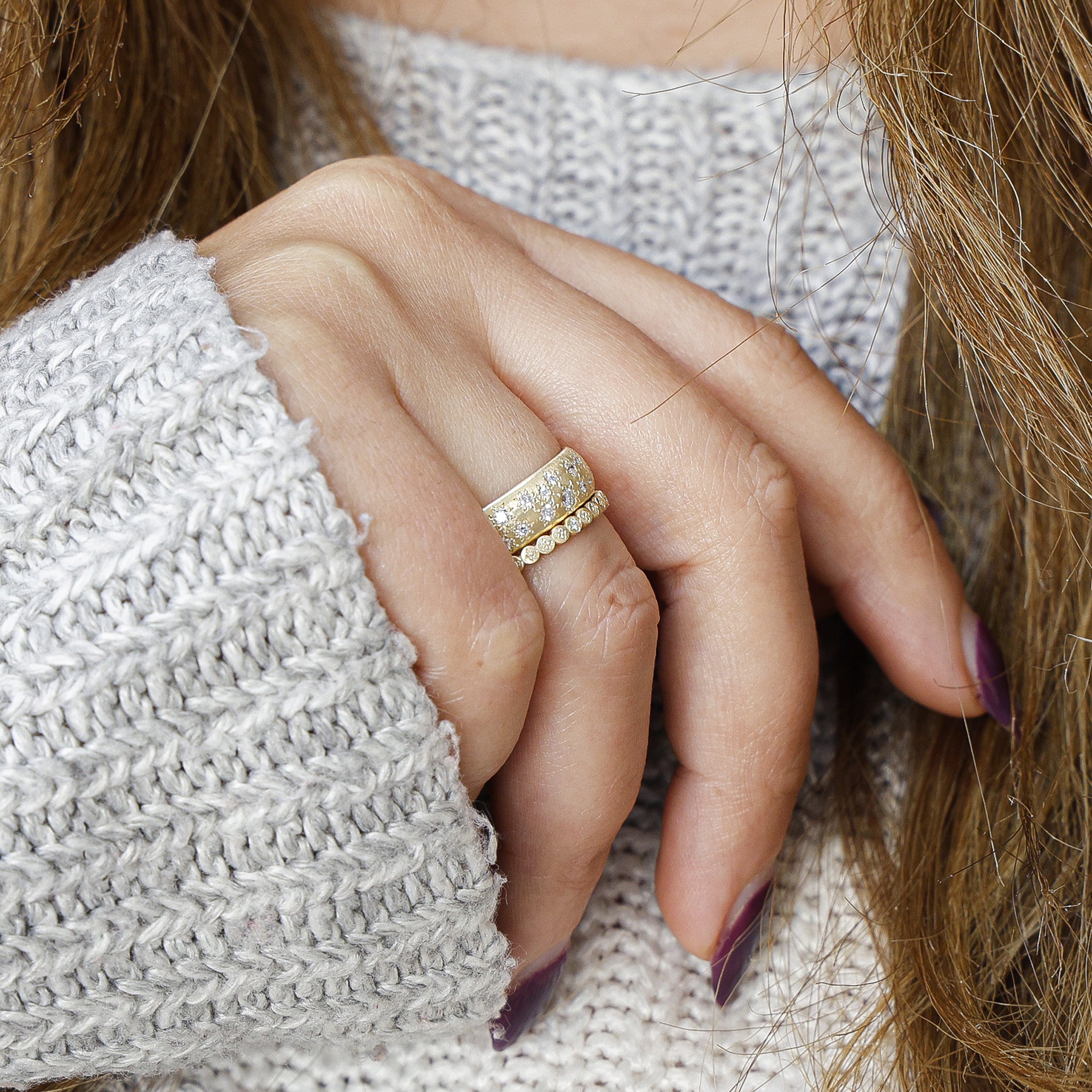 River Rocks Band In Gold
