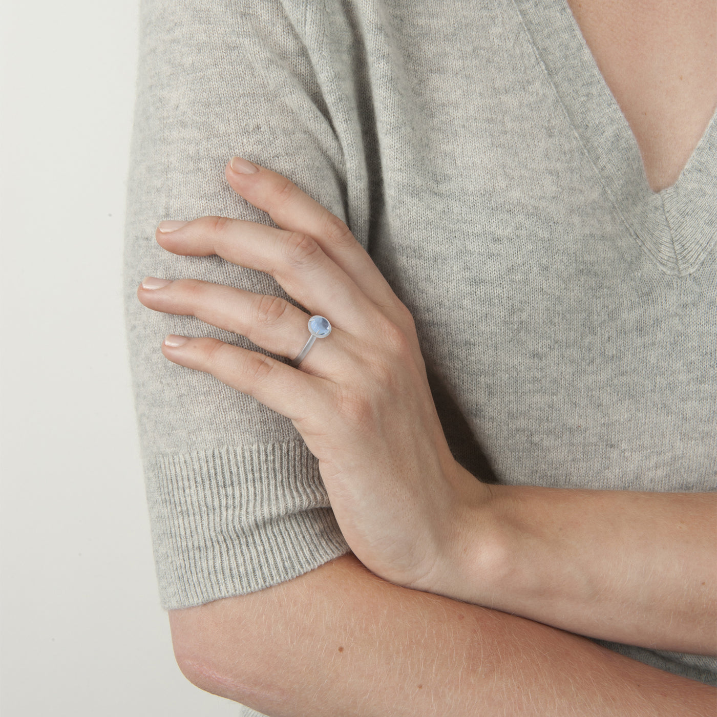 Round Aquamarine Prong Ring