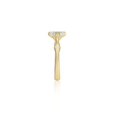 Oval Rosebud Ring