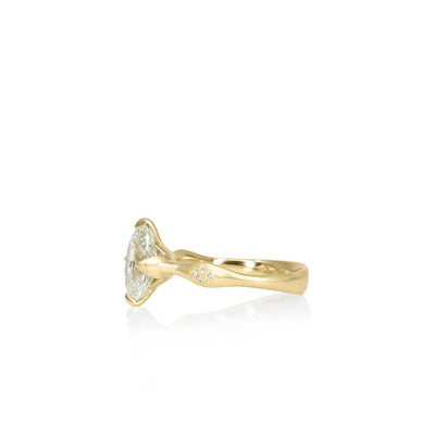 Oval Rosebud Ring