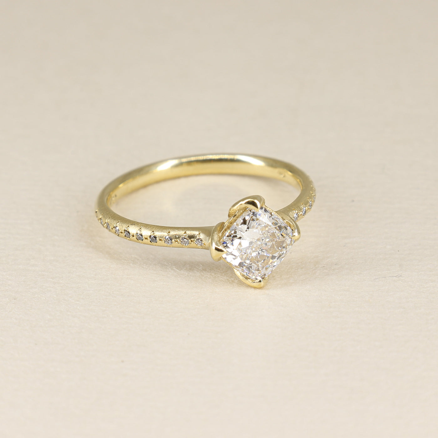Cushion Rosehip Solitaire