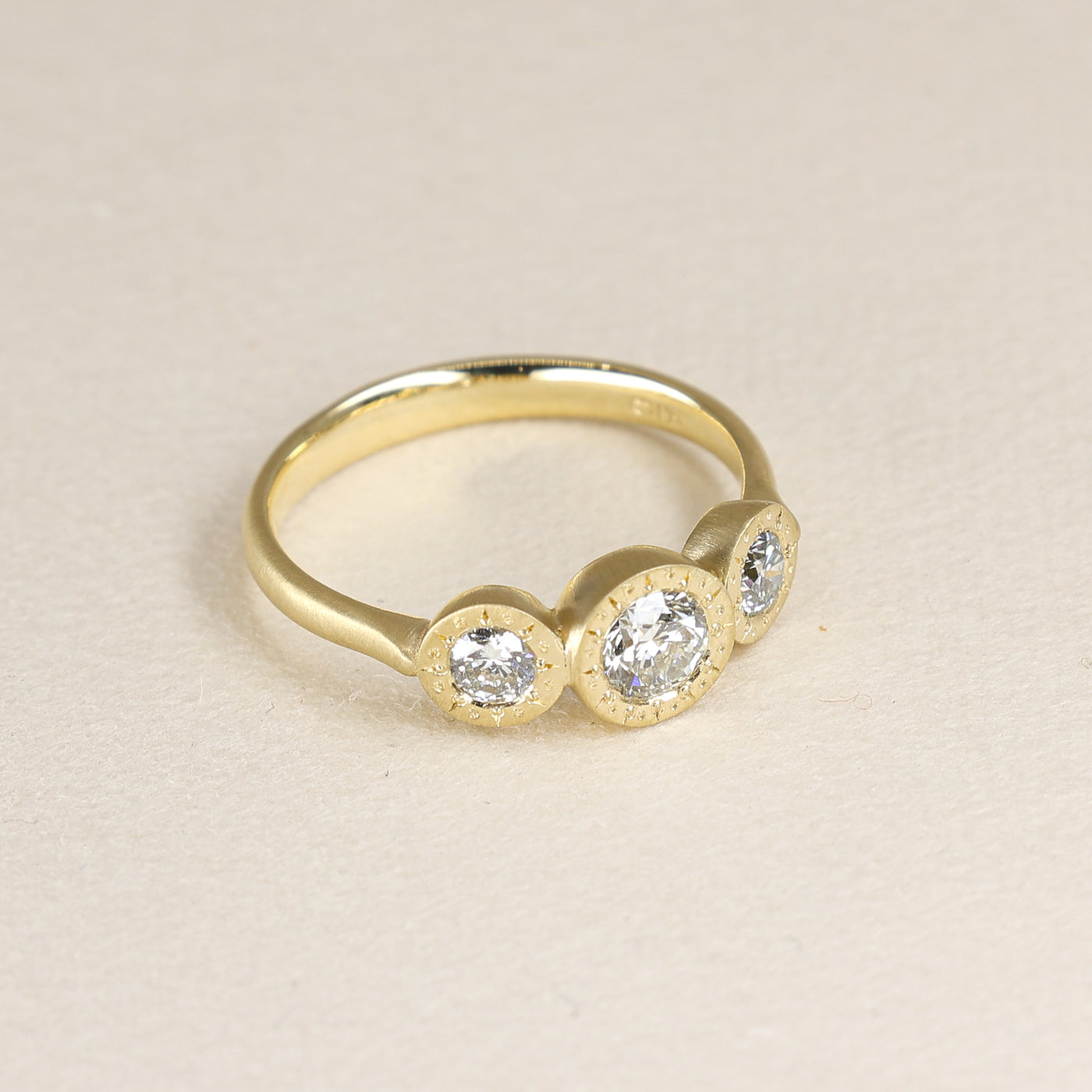 Engraved Bezel Setting-Voyager