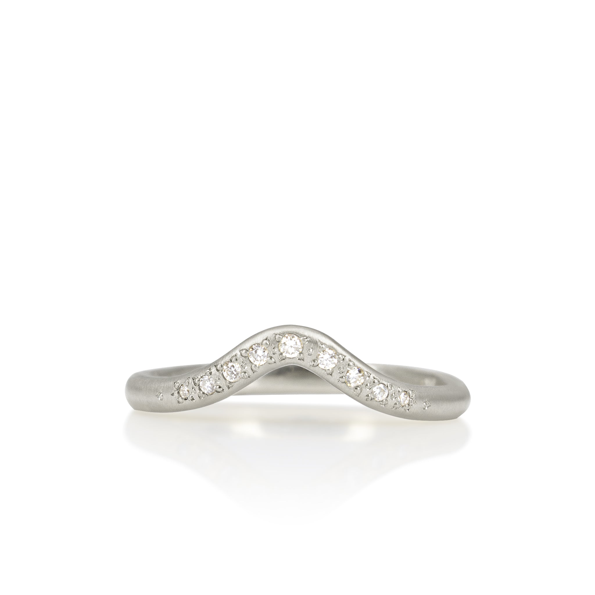Curved Nesting Band in Platinum