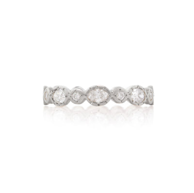 Oval & Round Band in Platinum