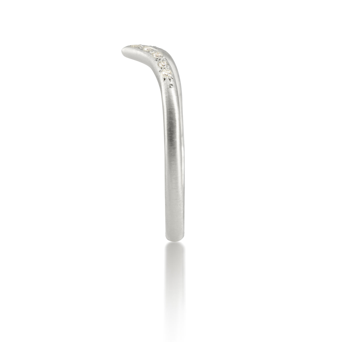 Nesting V-Band in Platinum