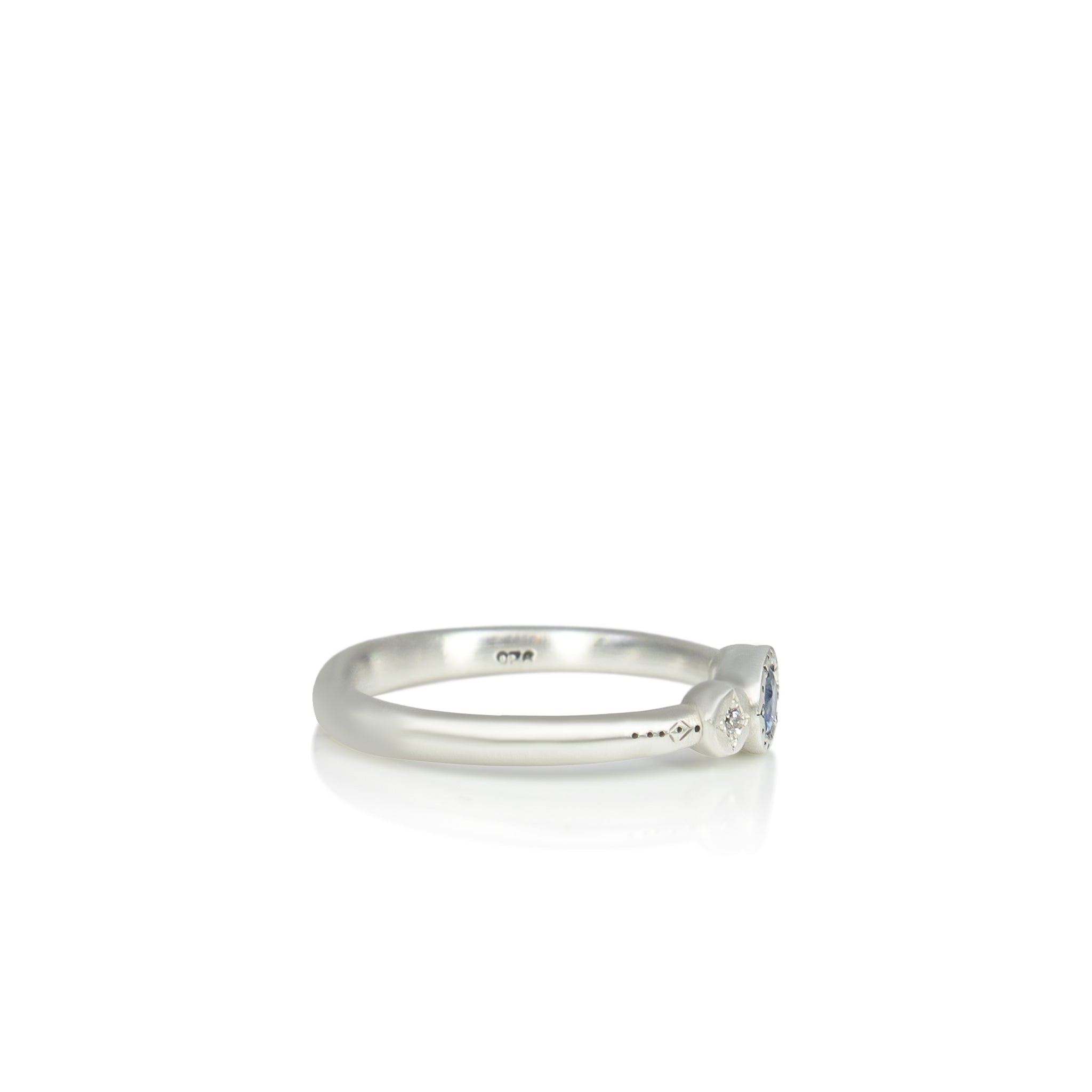 Oval & Round Charm Ring