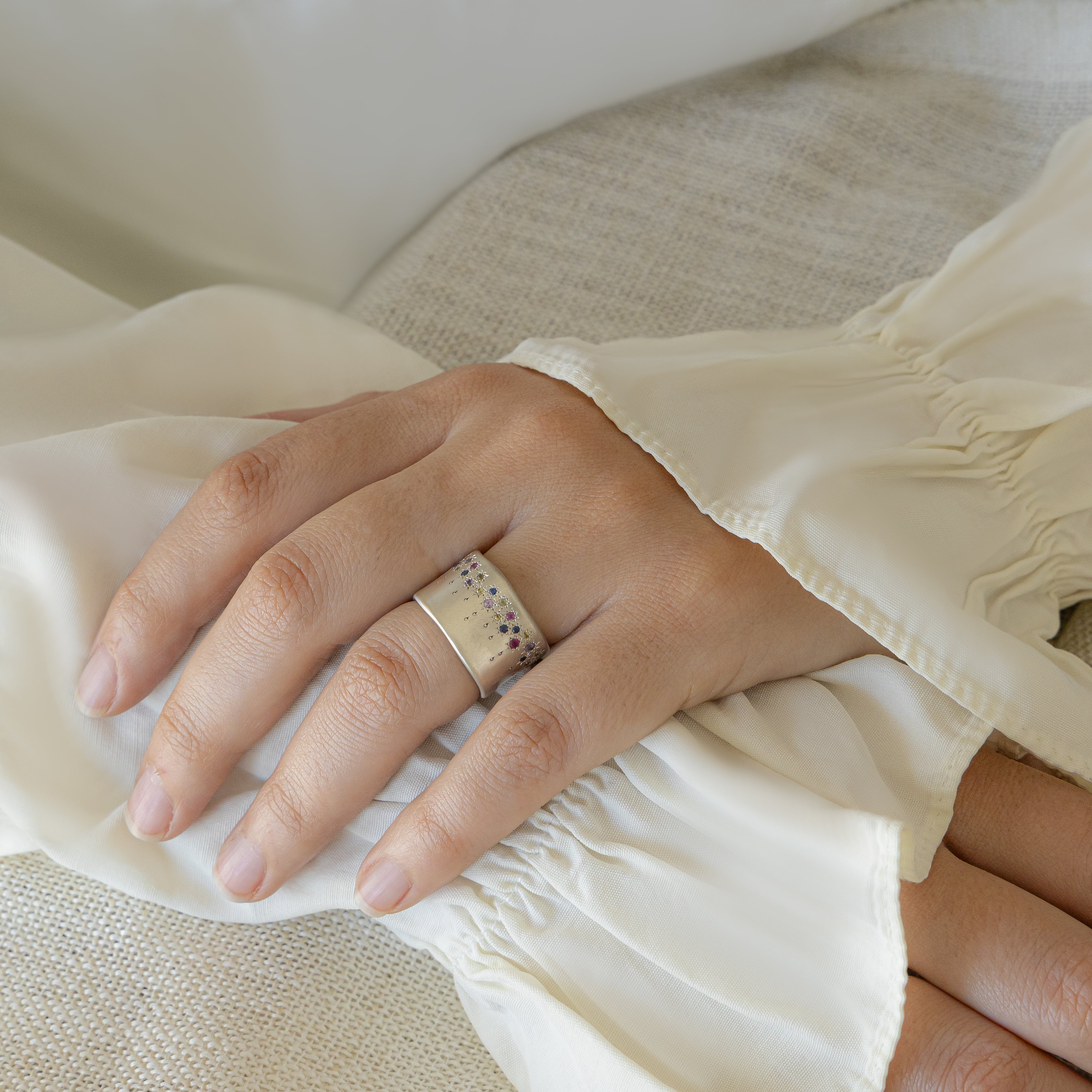 Organic Edge Wide Band