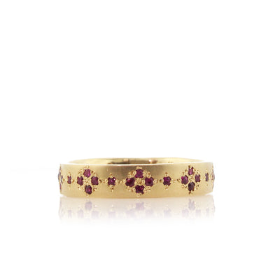 Memories Band in Gold