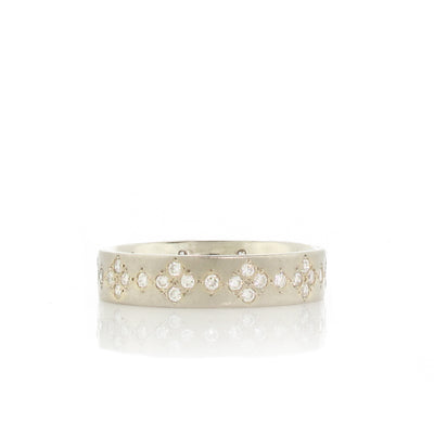 Memories Band in Gold