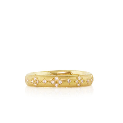 Rounded Memories Band in Gold