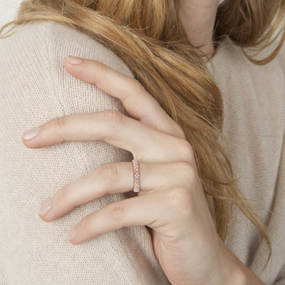 Rounded Memories Band in Gold