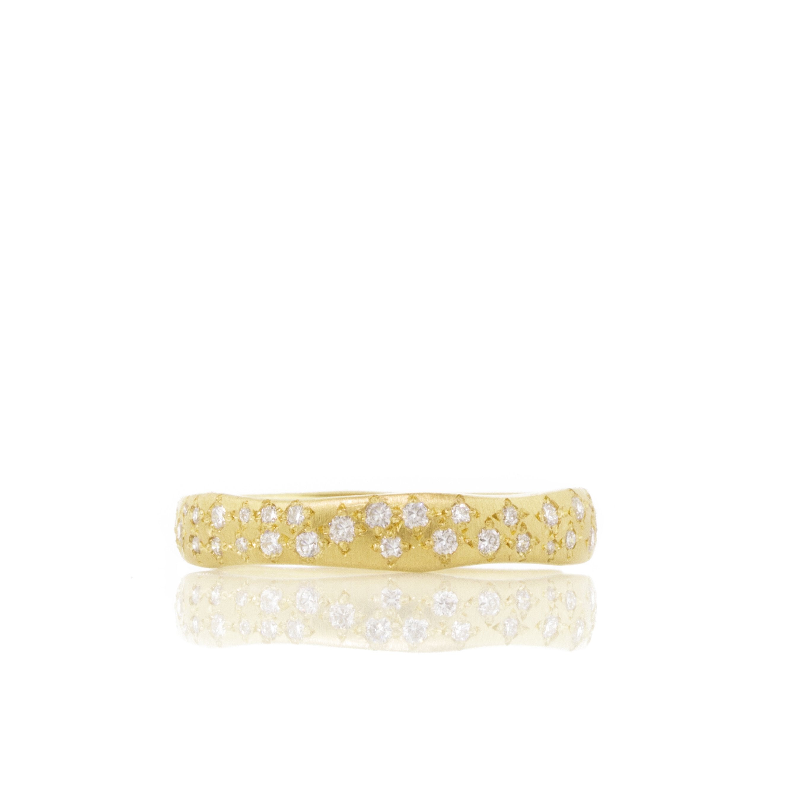 Wavy Pave Band