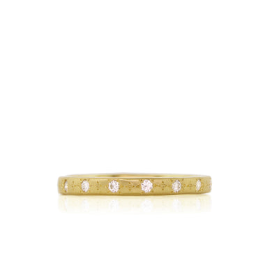 Stepping Star Band in Gold