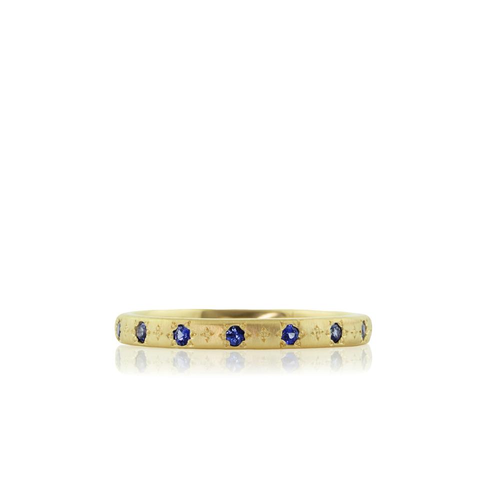Stepping Star Band in Gold