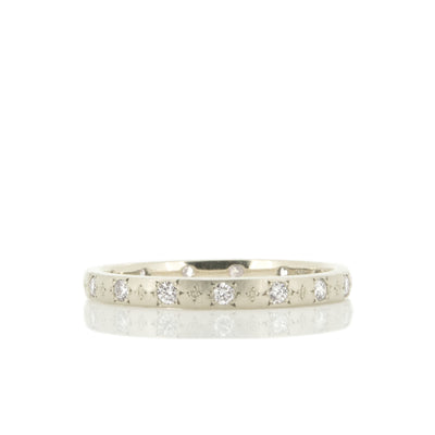 Stepping Star Band in Gold