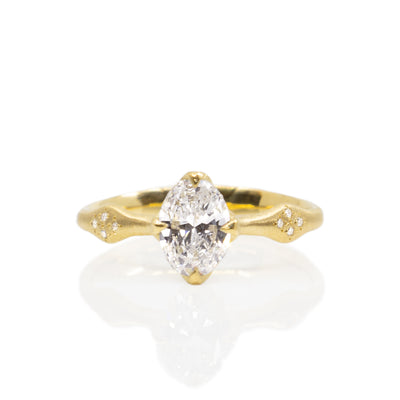Diamond Oval Rosebud