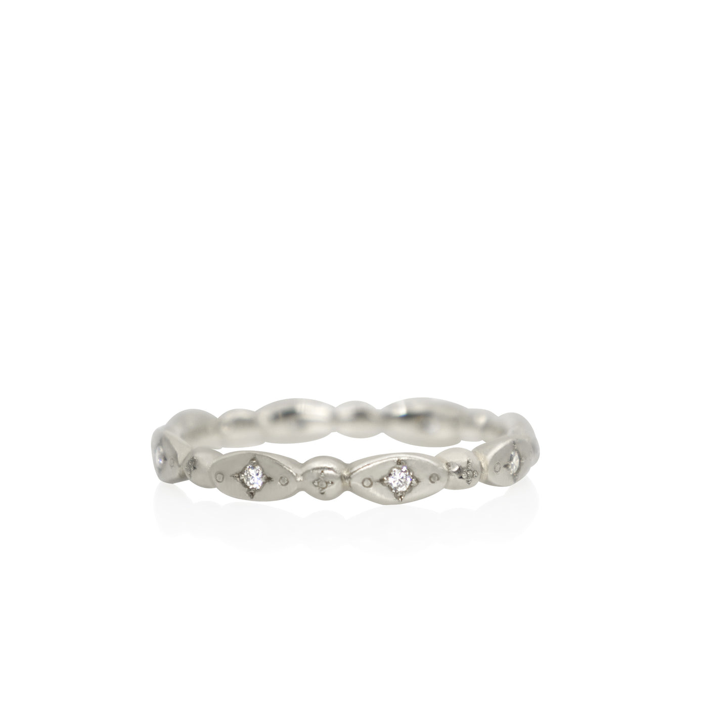 Oval & Round Etched Band