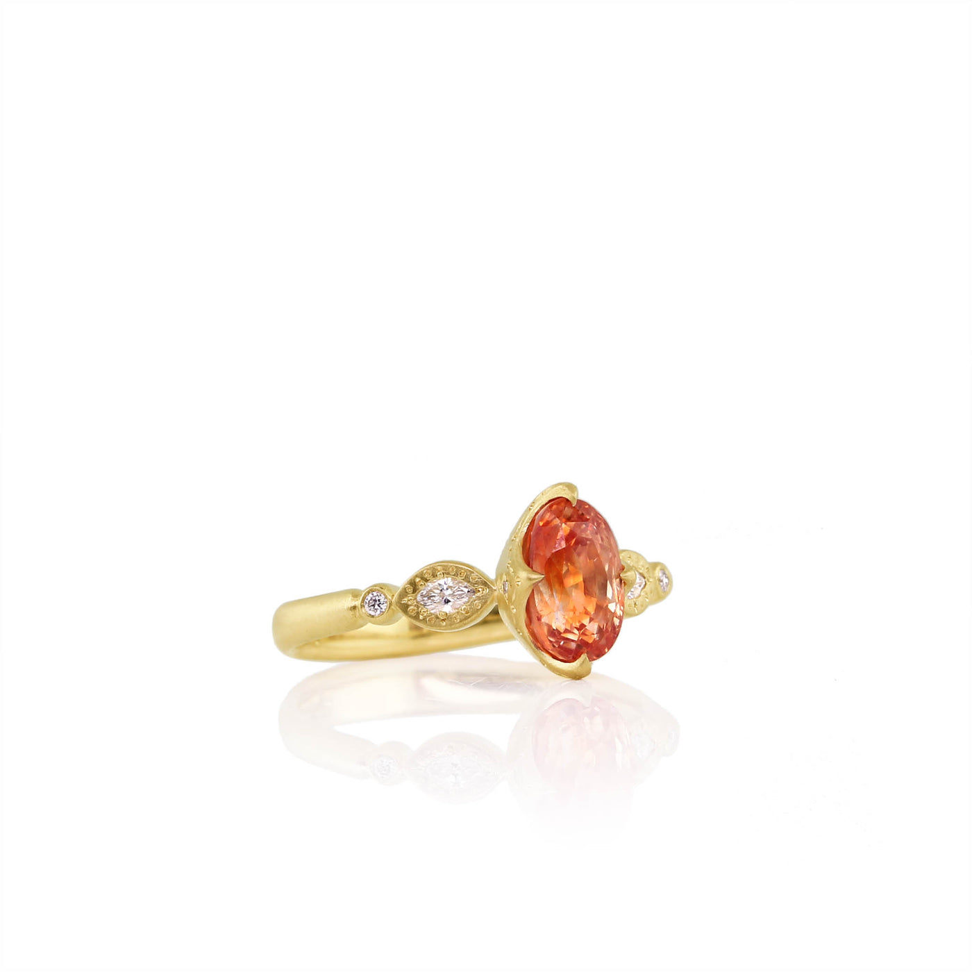 OVAL AND ROUND ROSEBUD RING