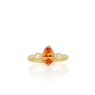 OVAL AND ROUND ROSEBUD RING
