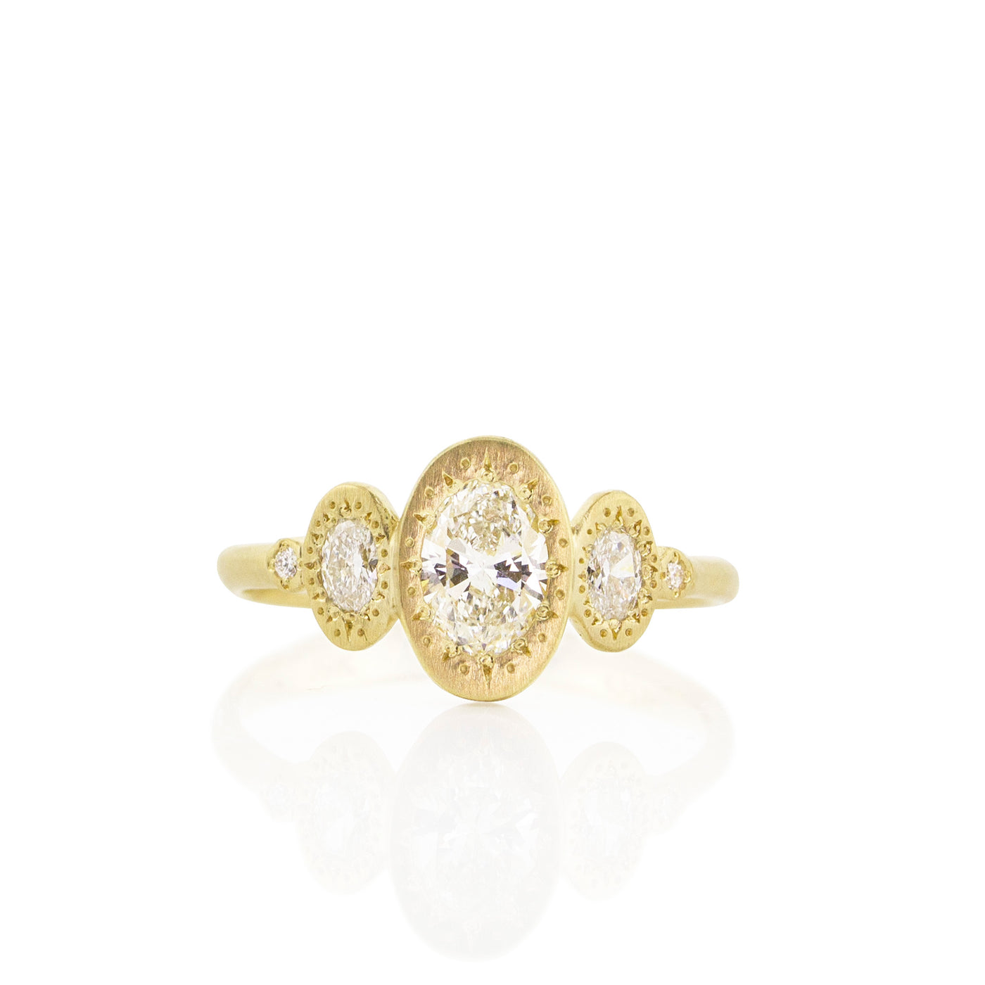 ETCHED ROUND OVAL THREE STONE RING