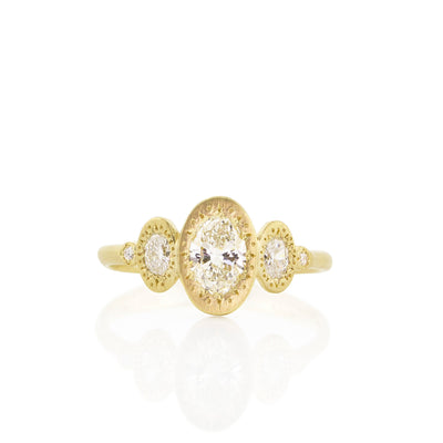 ETCHED ROUND OVAL THREE STONE RING