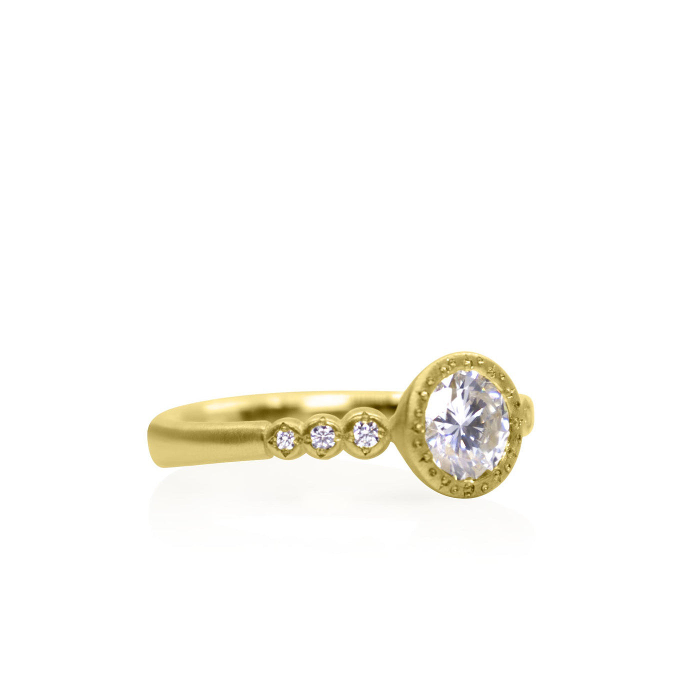 Etched Bezel Round Ring with Three Side Stones